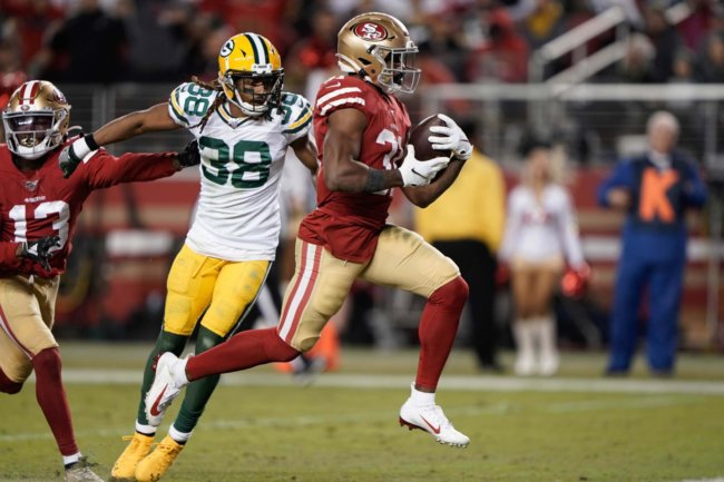 San Francisco 49ers RB Raheem Mostert rushes against Packers